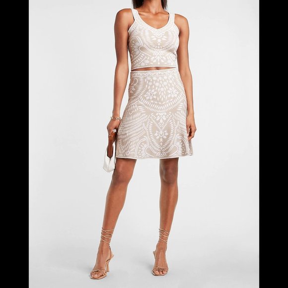 Express Patterned Jacquard V-neck Sweater Tank XL - Picture 4 of 5